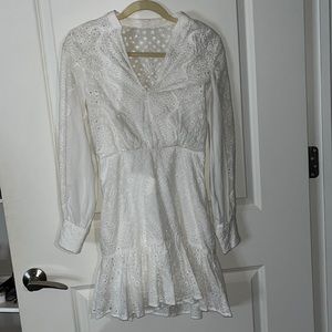 BCBGMAXAZRIA 🤍 Beautiful White long Sleeve Dress